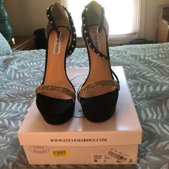 Steve Madden Black and Gold Studded/Spiked Heels - Picture 5 of 6